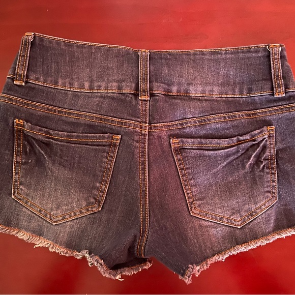 Shorts - Picture 2 of 4